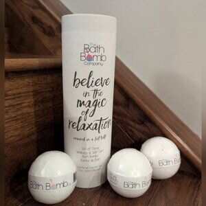 The Bath Bomb Company Relaxation Set. New In Gift Box